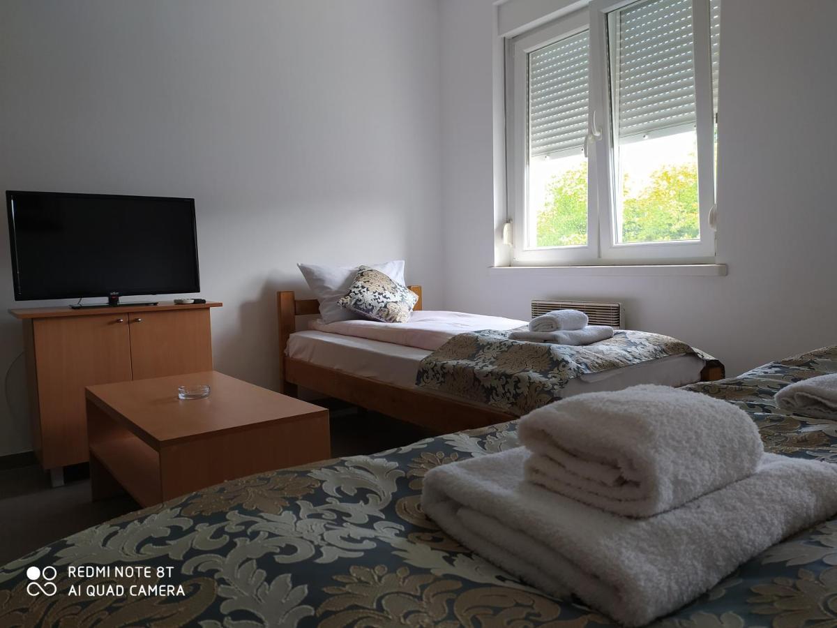 Apartmani - Vila Kovilje Banja Koviljaca Bagian luar foto