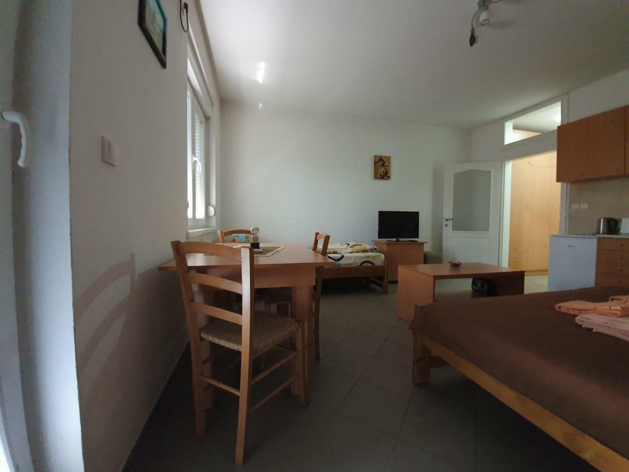 Apartmani - Vila Kovilje Banja Koviljaca Bagian luar foto
