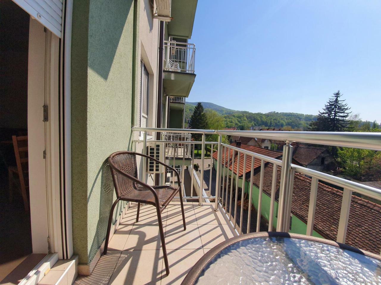 Apartmani - Vila Kovilje Banja Koviljaca Bagian luar foto