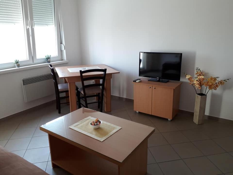 Apartmani - Vila Kovilje Banja Koviljaca Bagian luar foto